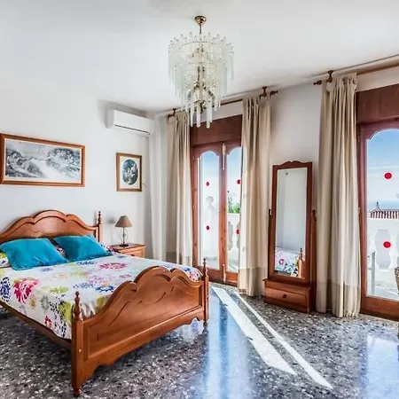 Villa San Juan De Capistrano Sleeps 11 Pool Air Con Nerja